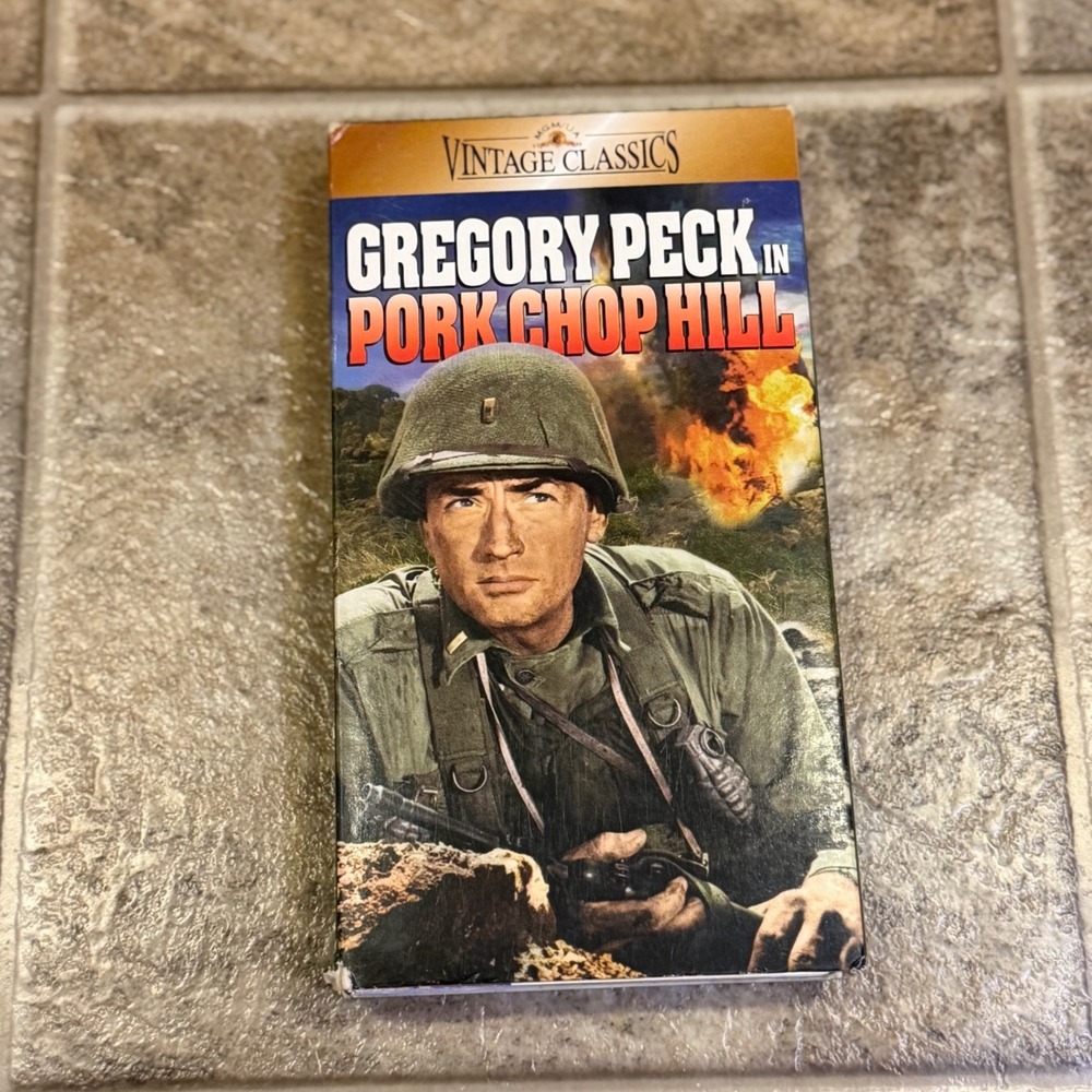 Pork Chop Hill VHS 1959 Gregory Peck Korean War MGM Vintage Classics M206853